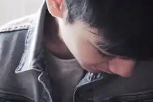 一句话伤感到落泪的签名男生我理智也很冷漠连话都不想说