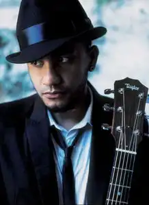 为什么伤感的歌都是男人写的为什么痛彻心扉的词都是男人作的