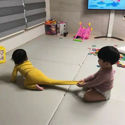 女版民国刷爆朋友圈圆滚滚的肚腩忧郁的眼神,萌化百万网友这小肚子太上头了