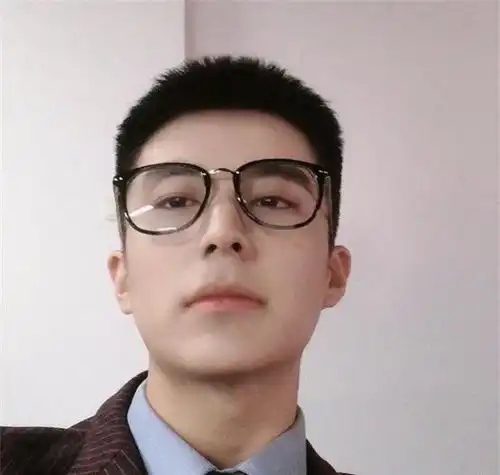 男生不要留过耳发型了,这4款短发干净帅气,很适合天热剪
