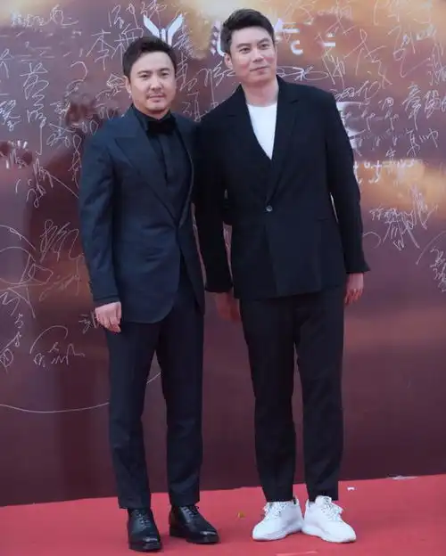 华表奖红毯群星闪耀,章子怡baby撑场,陈都灵出圈,男演员差距大