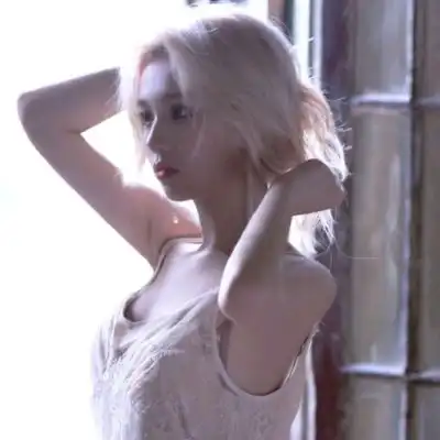 混网女头南风海风一吹,热爱生活的理由又多了一些