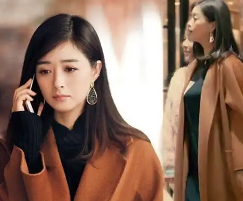 9位明星演绎呢子大衣的高级色,郑爽杨幂美醉人,王一博暖男