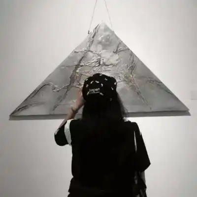 高冷个性情侣背影头像一男一女我还在爱你拒绝了所有人