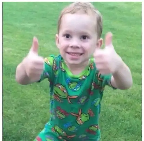 论对中国的喜爱,东航外国帅哥美女们绝对不输假笑男孩