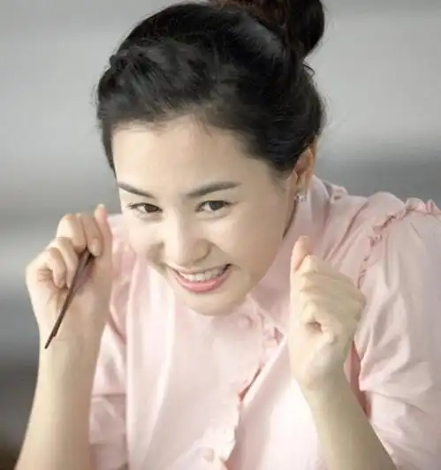 10款胖脸女生适合发型,用上轻松遮掩大脸