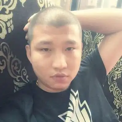 快手网红背景实力排名二驴散打哥皆是土豪,第一黑帮都惹不起