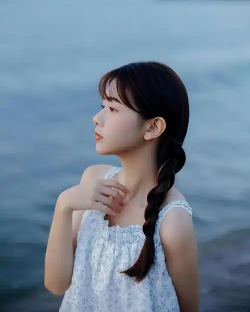 氛围感拉满水边拍照11个神仙姿势,手残闺蜜也能拍出圈神图