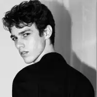 2017最新qq欧美男生黑白头像所谓爱情就是有那么一个人