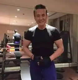 肌肉猛男没想到育良书记生活中是这样的