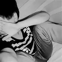 忧郁伤感的黑白男生qq头像