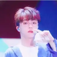 粉色朦胧滤镜男生头像微信头像图片大全