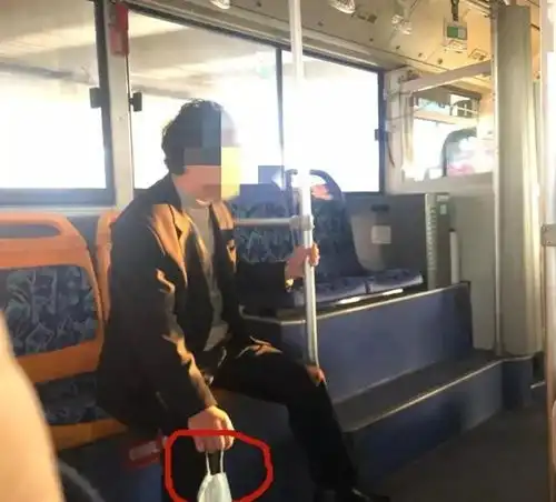 男子乘公交有口罩不戴,司机劝阻反遭辱骂半路上他竟然又摘下口罩