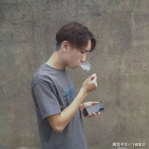 经常吸烟的人,脑梗出现时,早起后或许会有这几个表现