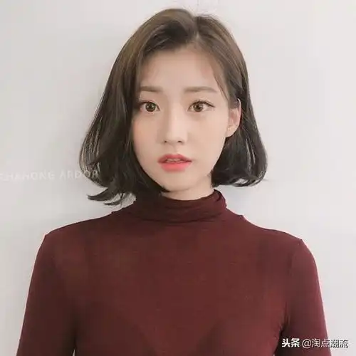 短发发尾烫,今年很流行
