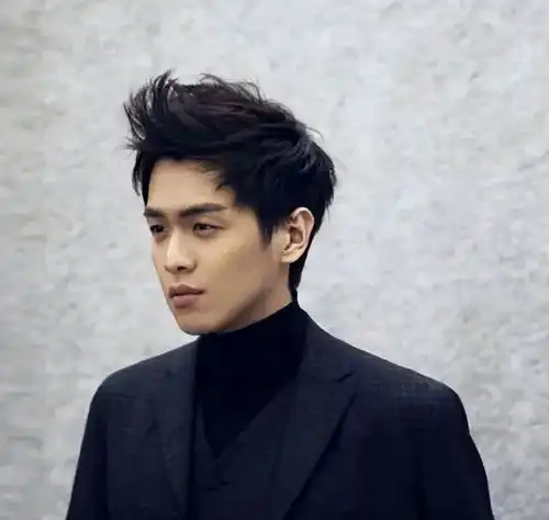 被亲爹1.4亿卖掉,婚礼上被冻结6000万资产,张若昀比范闲还惨