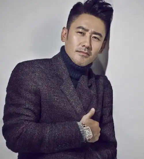 白百何吴秀波新电影路透,白百何逛菜市场悠闲散漫女神范十足