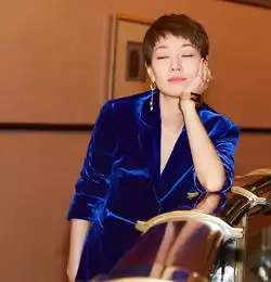 章泽天赴剑桥读书聪明厉害的女人,最终都嫁给了自己