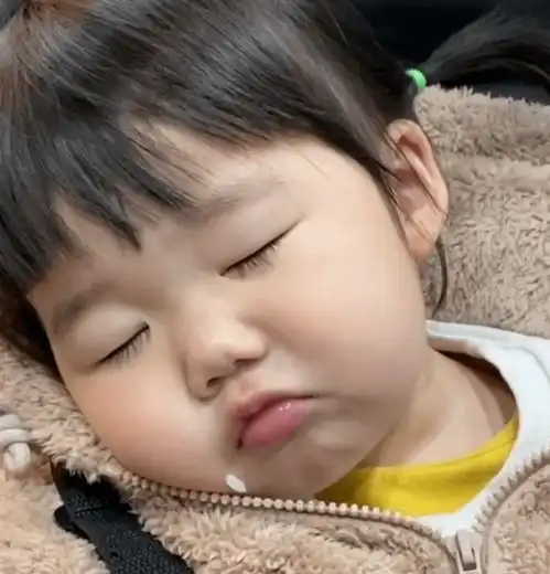 韩国妈妈狂晒女儿千张丑照,张张丑出天际,看过的人却说好想生女儿