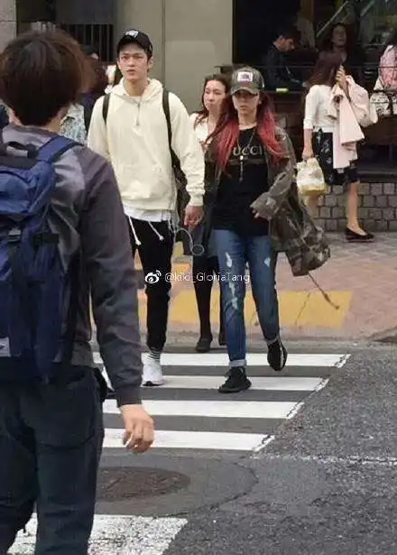 邓紫新男友竟是闺蜜王灏儿前任,爷爷曾娶关之琳