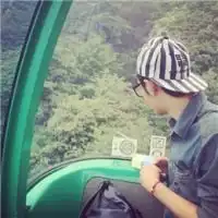 帅气男生背影头像好看的,很有风度的