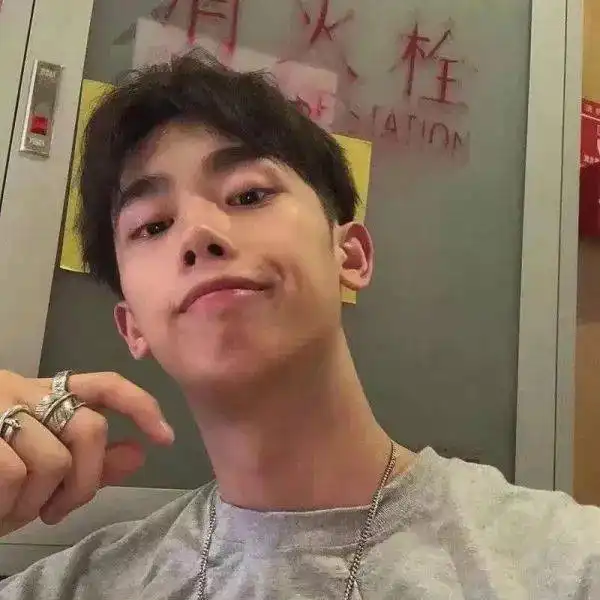 这一期的微信头像不错我换上了