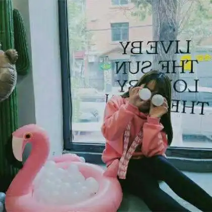 好看唯美意境最潮情侣头像两张,时光盗走了容颜和爱人