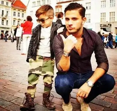 男人带孩子原来可以这么帅