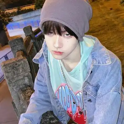 清新文艺魅力真人男头银河系的孤男生头像我要个性网