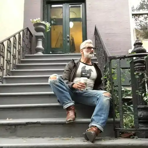 教你逃离油腻的中年穿搭