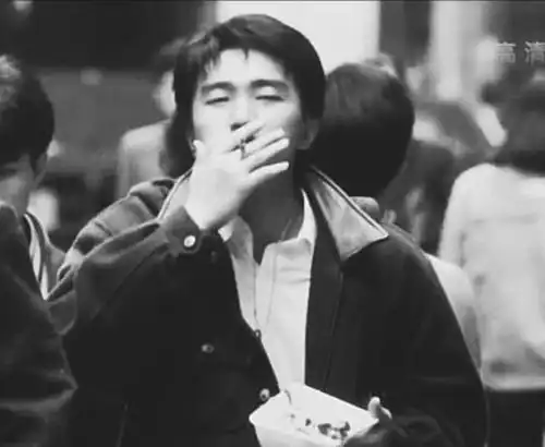 盘点神级抽烟画面,王宝强周星驰上榜,最后一位真学不来