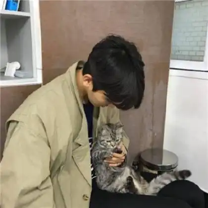宠物头像男暖色调微信头像,送给爱宠物的男生使用的