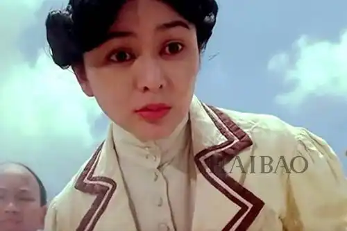 54岁关之琳再扮十三姨依旧美成画