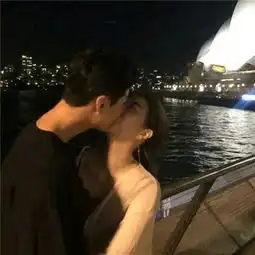 情侣图片大全浪漫甜蜜2018你的眼中明暗交杂一笑生花