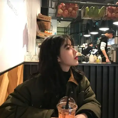 人这一生朋友八九知己两三爱人唯一清纯文艺气质阳光好看女生头像