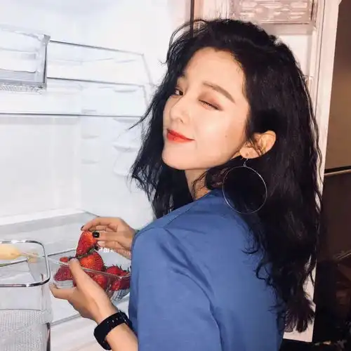 头像东风吹战鼓擂六月更比五月肥