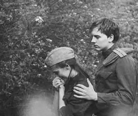 日本投降后,10万日本女兵宁死不降别国,只求给中国男人当俘虏
