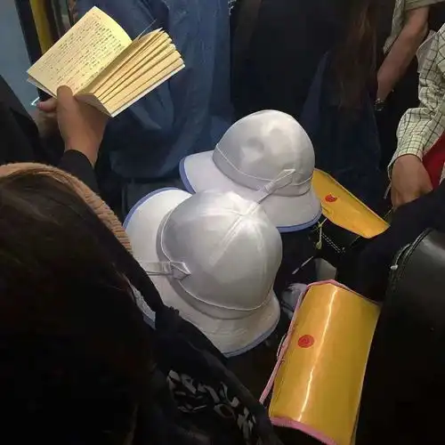 正月ins风背景原宿风绿色