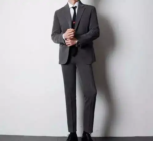 男生穿西装的气质时刻