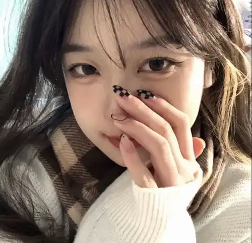 duck天冷了来些温暖的头像吧