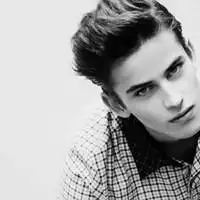 qq单身男生冷血头像黑白14岁