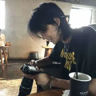 冷酷男神侧脸杀头像超帅私奔吗在太阳落山前