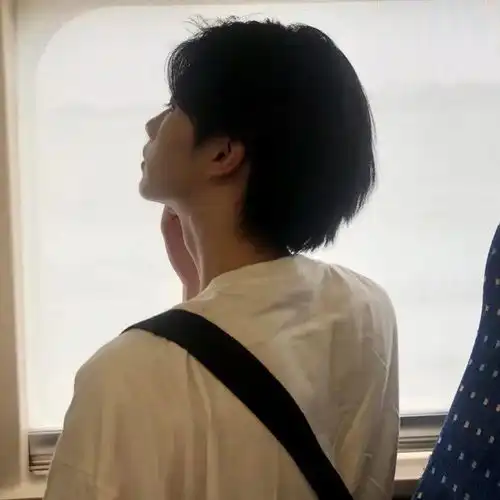 头像一段话告诉你什么叫宅大学四年临毕业前在学校公园溜了溜结果迷路了