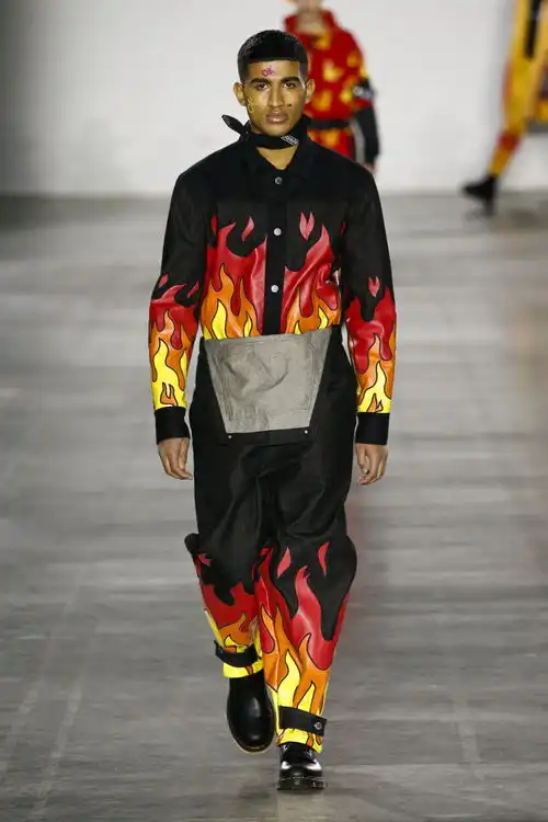 二次元进阶高级时尚皮卡丘高调登录伦敦男装周