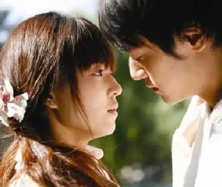 男友在微信探探上和无数女人聊骚,这样的男人还能和他结婚吗