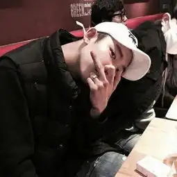 阳光成熟帅气男生头像各取所需的我们拿什么换白头到老