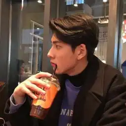 心理学试探男人是否花心,观察这3细节一目了然