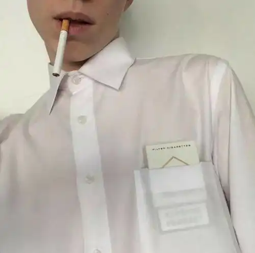 头像我只顾喜欢,却忘了不合适