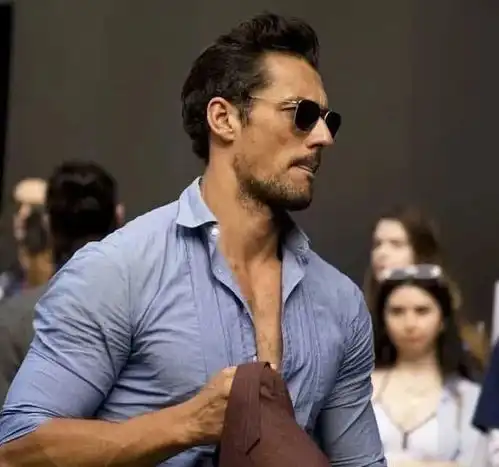 男生学会这5种卷袖子的方法,让你男人味爆棚