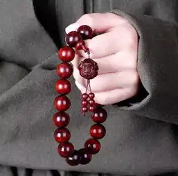 如果你身边有戴手串的人,最好让他们也看看这篇文章